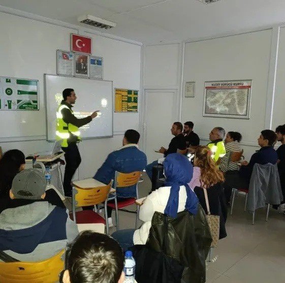 sinopta-surucu-adaylarina-trafik-egitimi