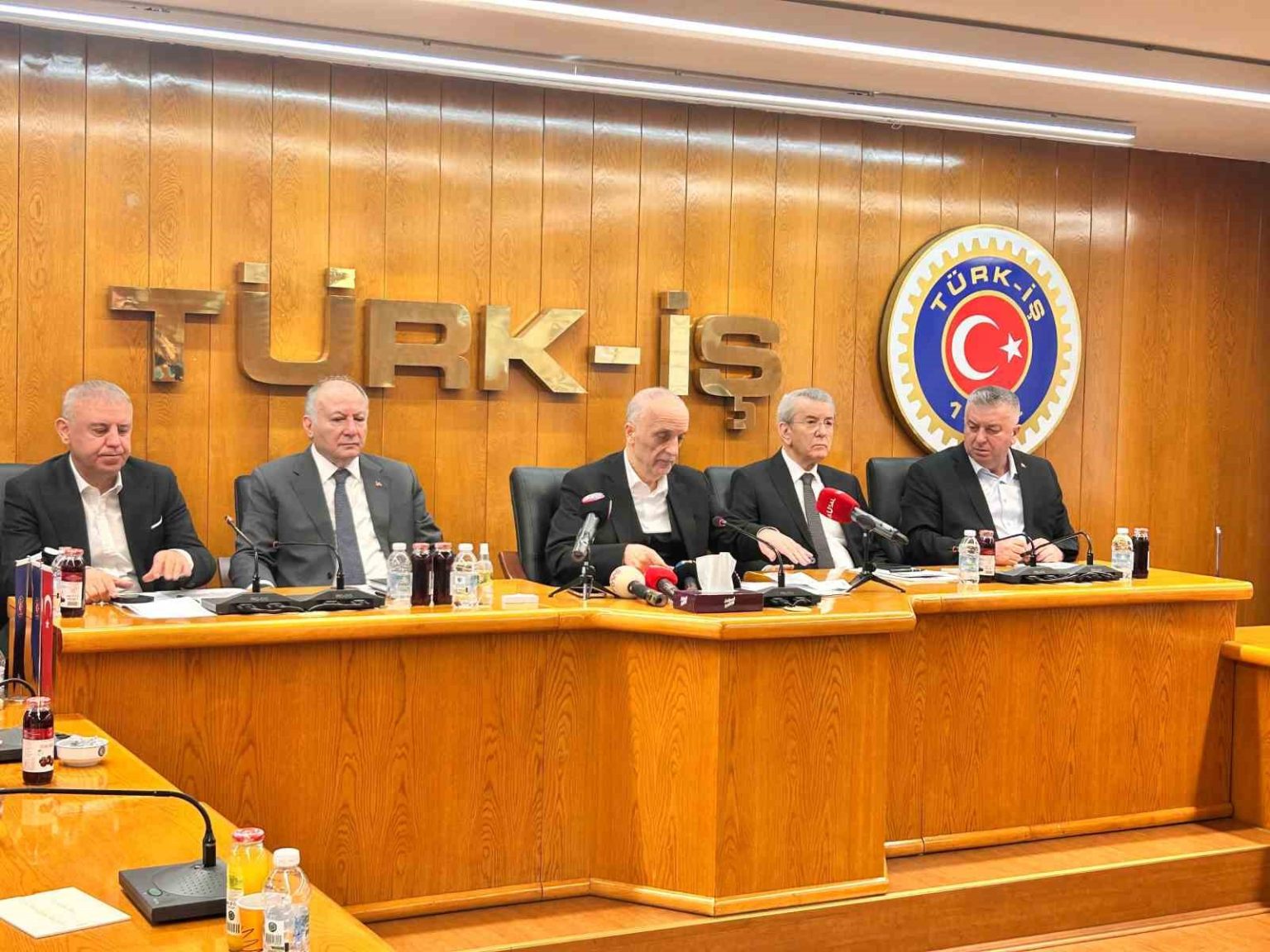 turk-is-genel-baskani-atalay-yeni-bir-duzenleme-olmazsa-asgari-ucret-tespit-komisyonuna-katilmayacagiz