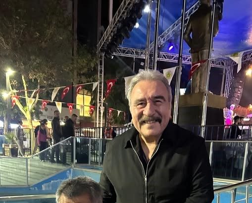 unlu-sanatci-umit-besen-engelli-hayranini-mutlu-etti