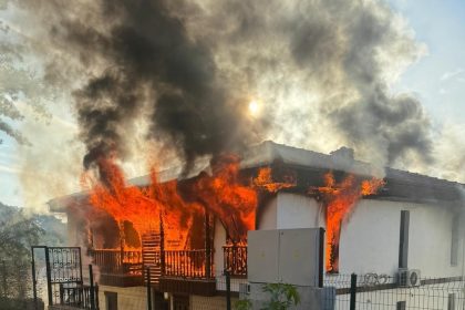 uyusturucuyla-yakalanmamak-icin-evini-atese-verdigi-iddiasi