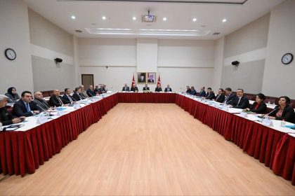 vali-aktas-acikladi-enkazdan-kurtarilan-dilara-yogun-bakimdan-cikti