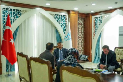 vali-celik-halkimizin-yanindayiz