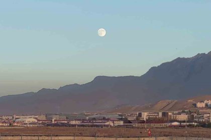 vanda-es-zamanli-guzellik-ay-dogarken-gunes-batti