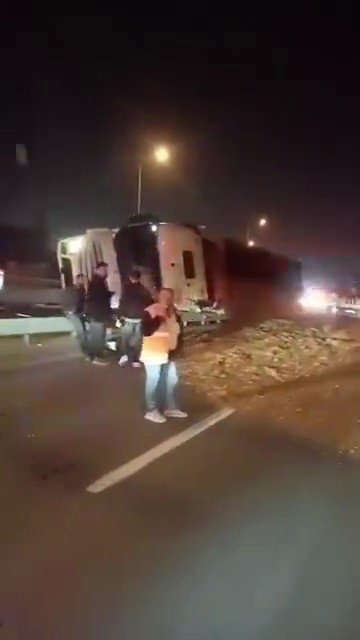 viraji-alamayan-yonga-yuklu-tir-devrildi