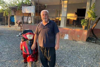 500-kilometre-uzaktan-sarjli-motoruna-gelen-cezalarla-saskina-dondu