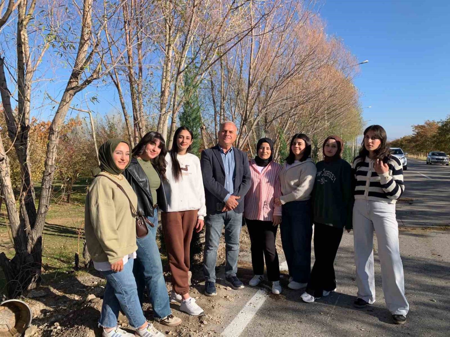 adilcevazda-500-fidan-toprakla-bulustu