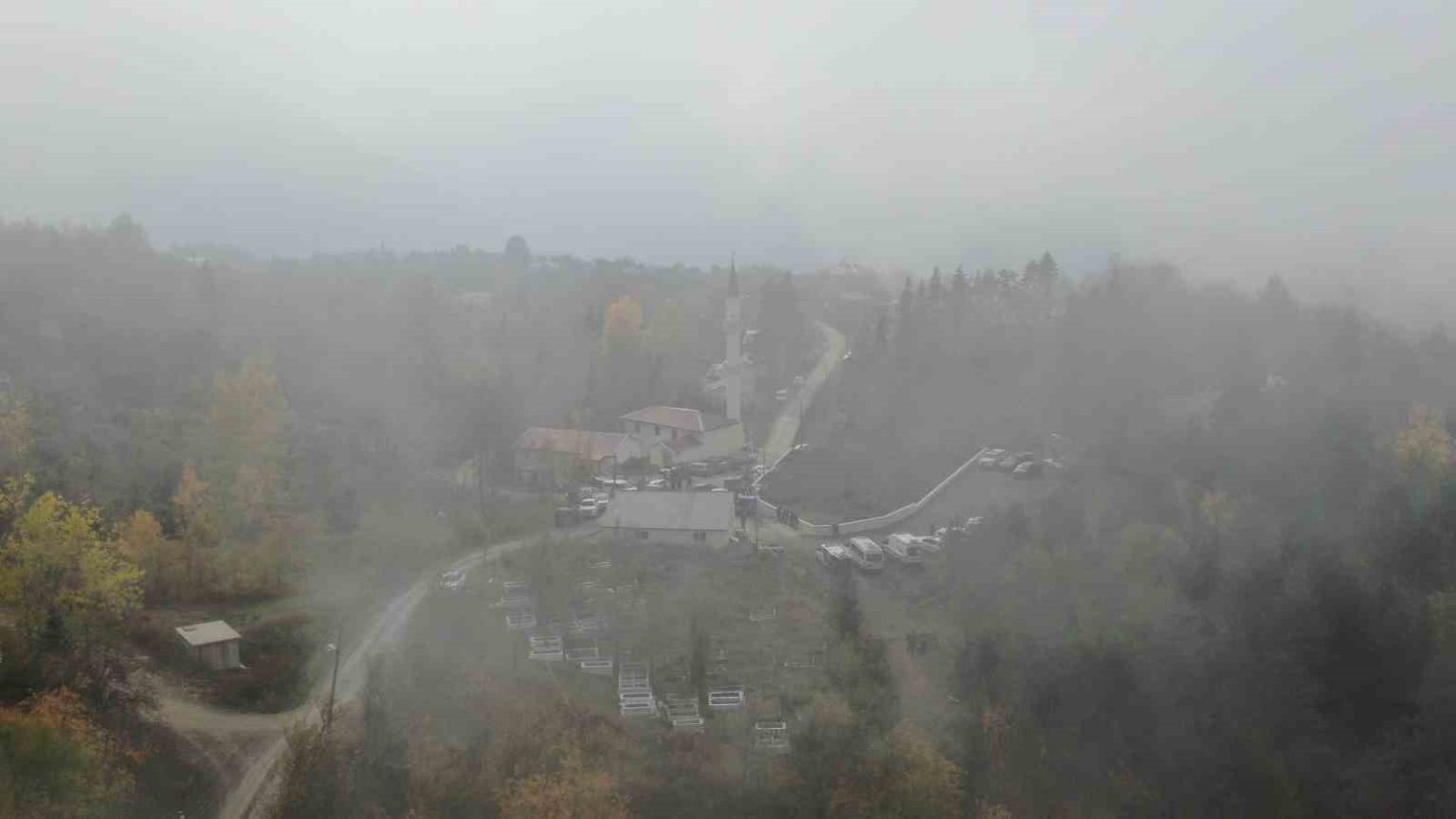 anne-ve-oguldan-3-gundur-haber-alinamiyor-yogun-sis-altinda-16-kilometrelik-alanda-arama-suruyor