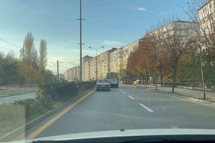 arka-cama-yakisir-yasima-yanlislarim-yazdi-caddeyi-egzozuyla-rahatsiz-etti