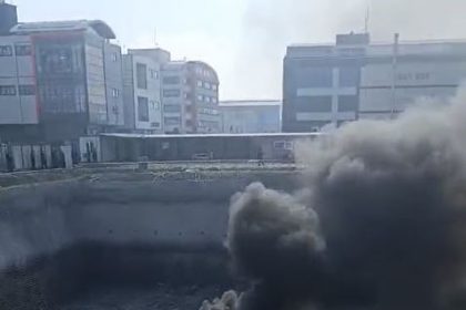 arnavutkoyde-is-makinesi-alev-alev-yandi