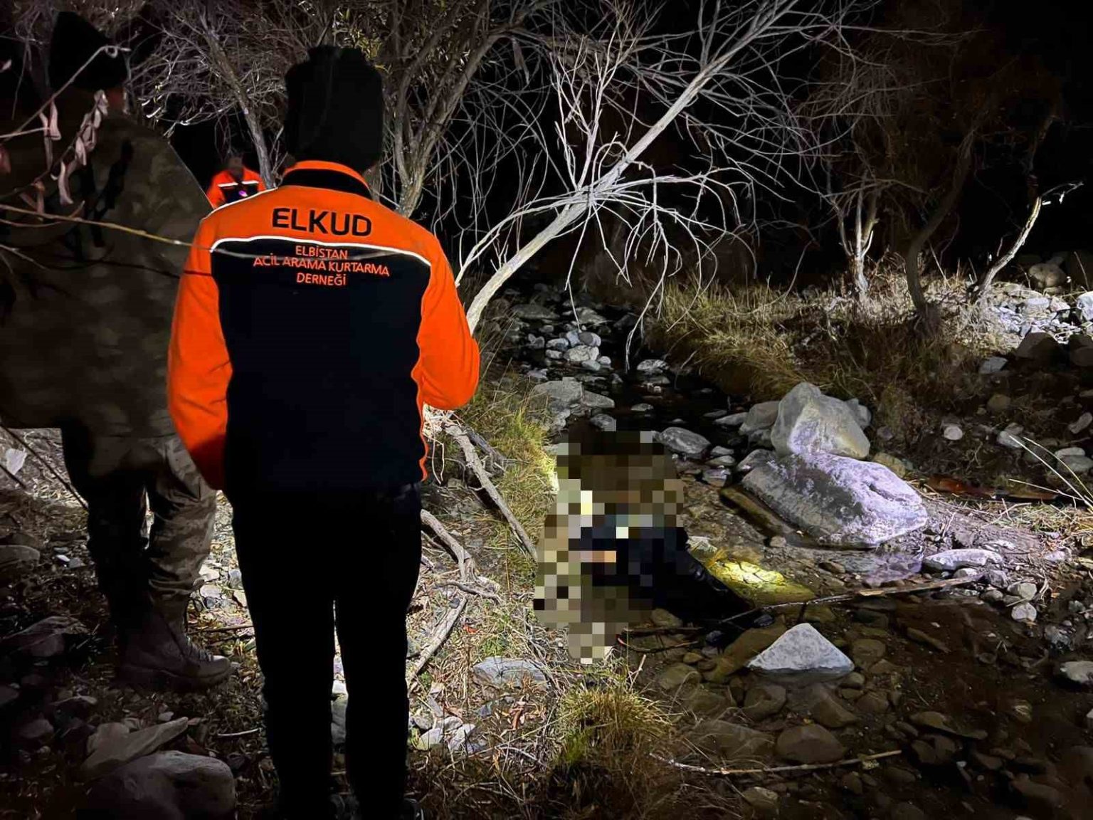 ava-cikan-yasli-adamin-cansiz-bedeni-suda-bulundu