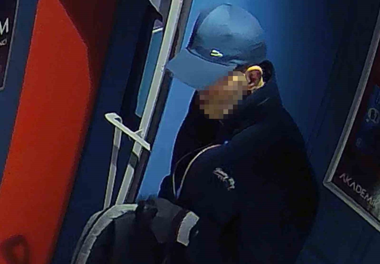 avcilarda-piskin-hirsiz-guvenlik-kamerasinda