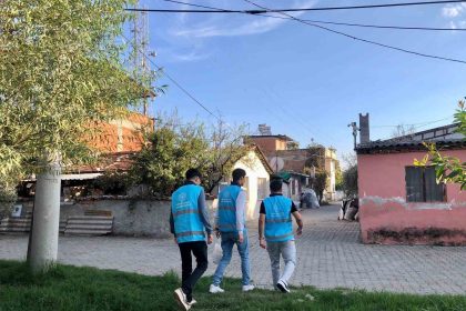 aydinda-gencler-komsularini-unutmuyor