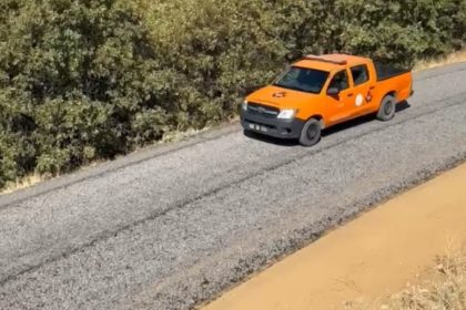 baglar-koyu-yolunda-asfalt-calismasi