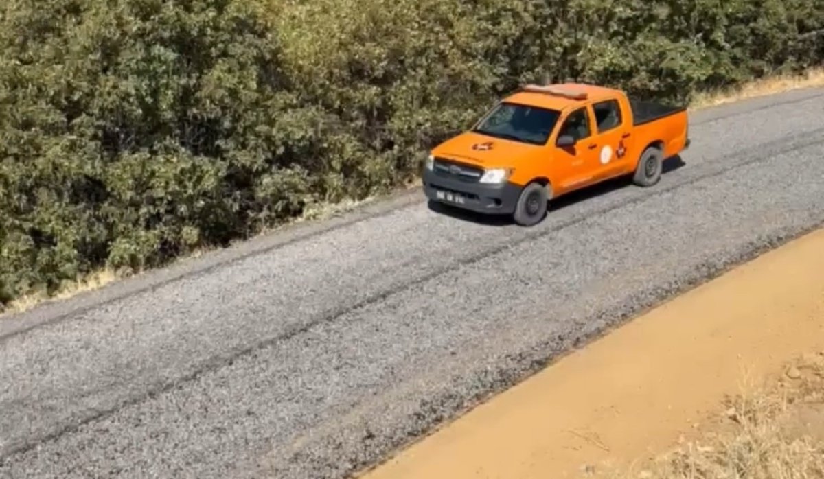 baglar-koyu-yolunda-asfalt-calismasi