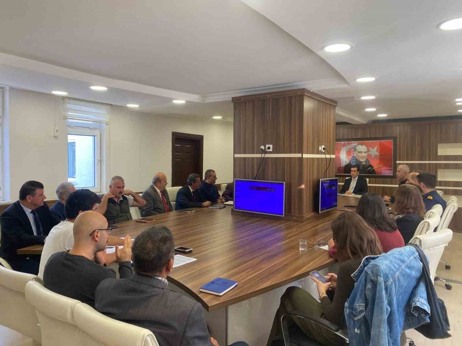 bozyazida-sahipsiz-sokak-hayvanlari-toplantisi