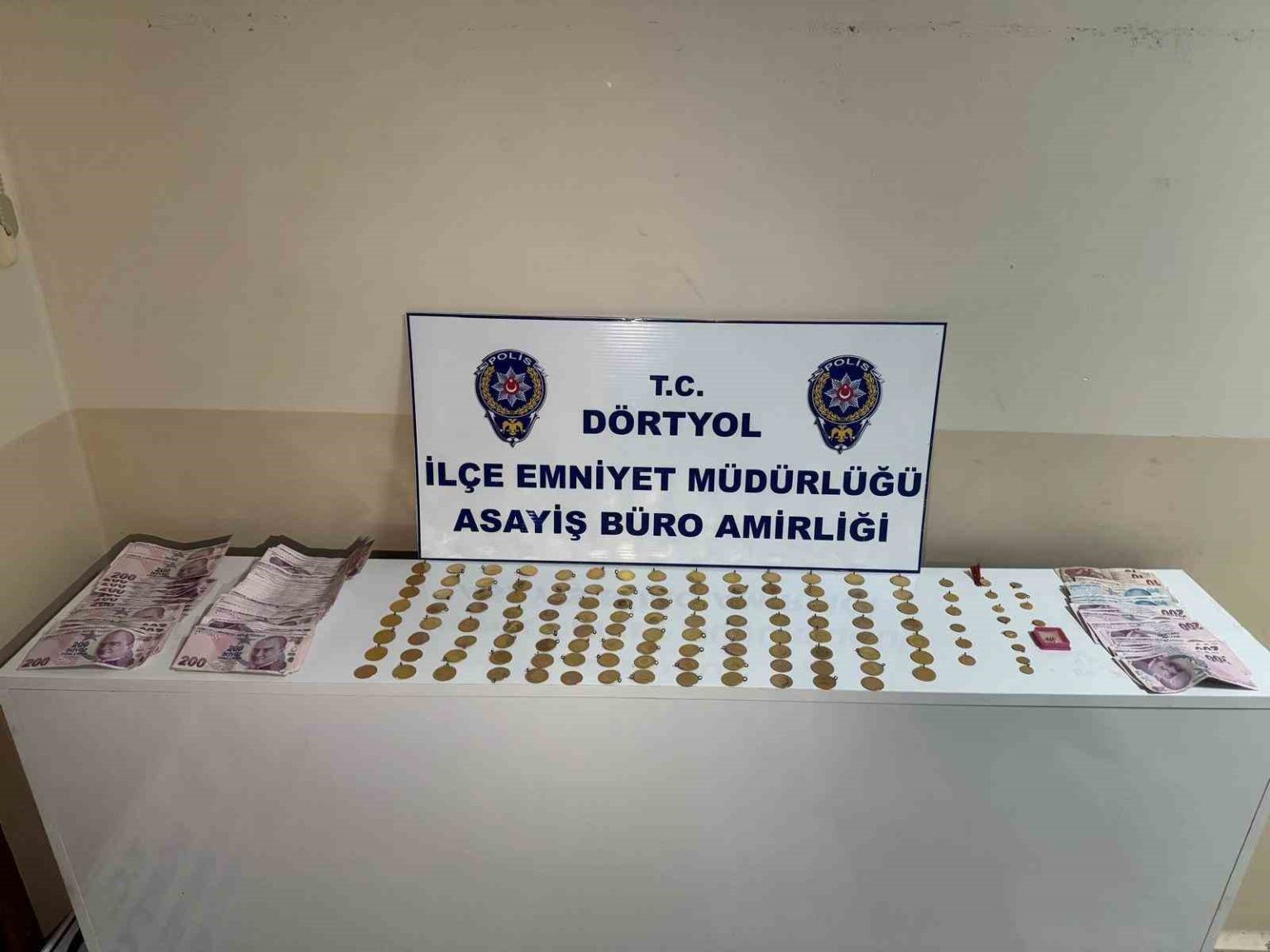 caldiklari-altin-dolu-keseyi-topraga-sakladilar