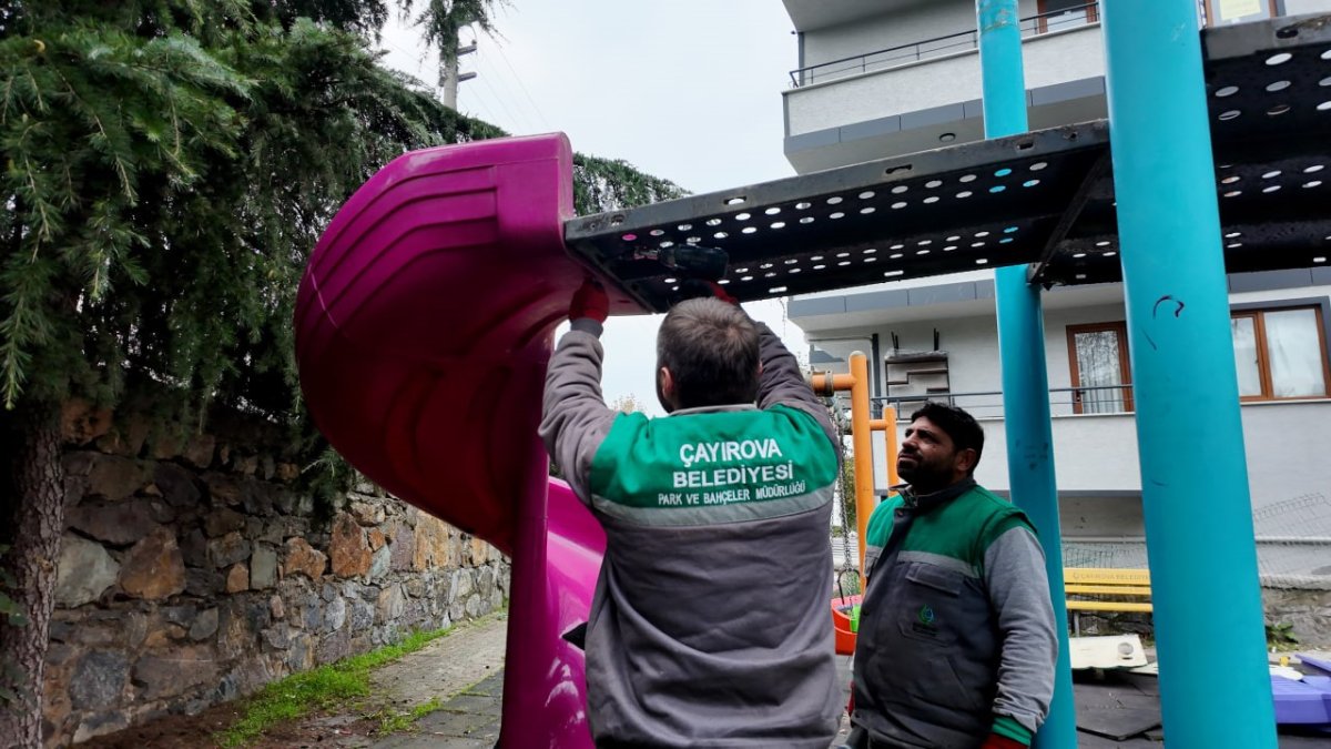 cayirovada-iki-park-yenileniyor