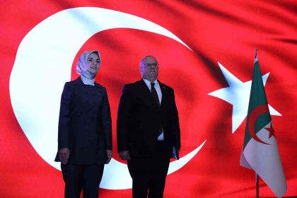 cezayirin-bagimsizliginin-71inci-yil-donumu-kutlandi