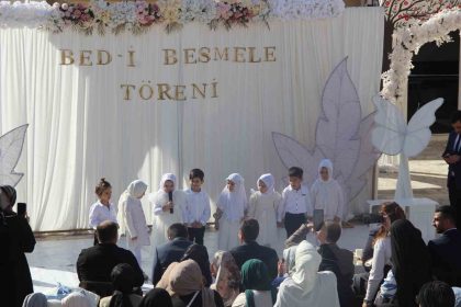 cizrede-minik-kalpler-bed-i-besmeleyle-egitime-basladi