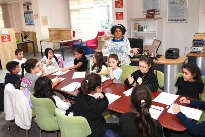 cocuklar-yeteneklerini-bu-atolyede-kesfediyor