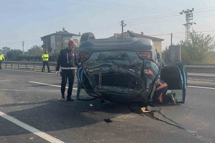 d-650de-otomobil-takla-atti-2-yarali