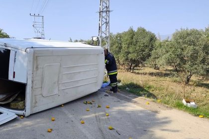 defnede-trafik-kazasi-2-yarali