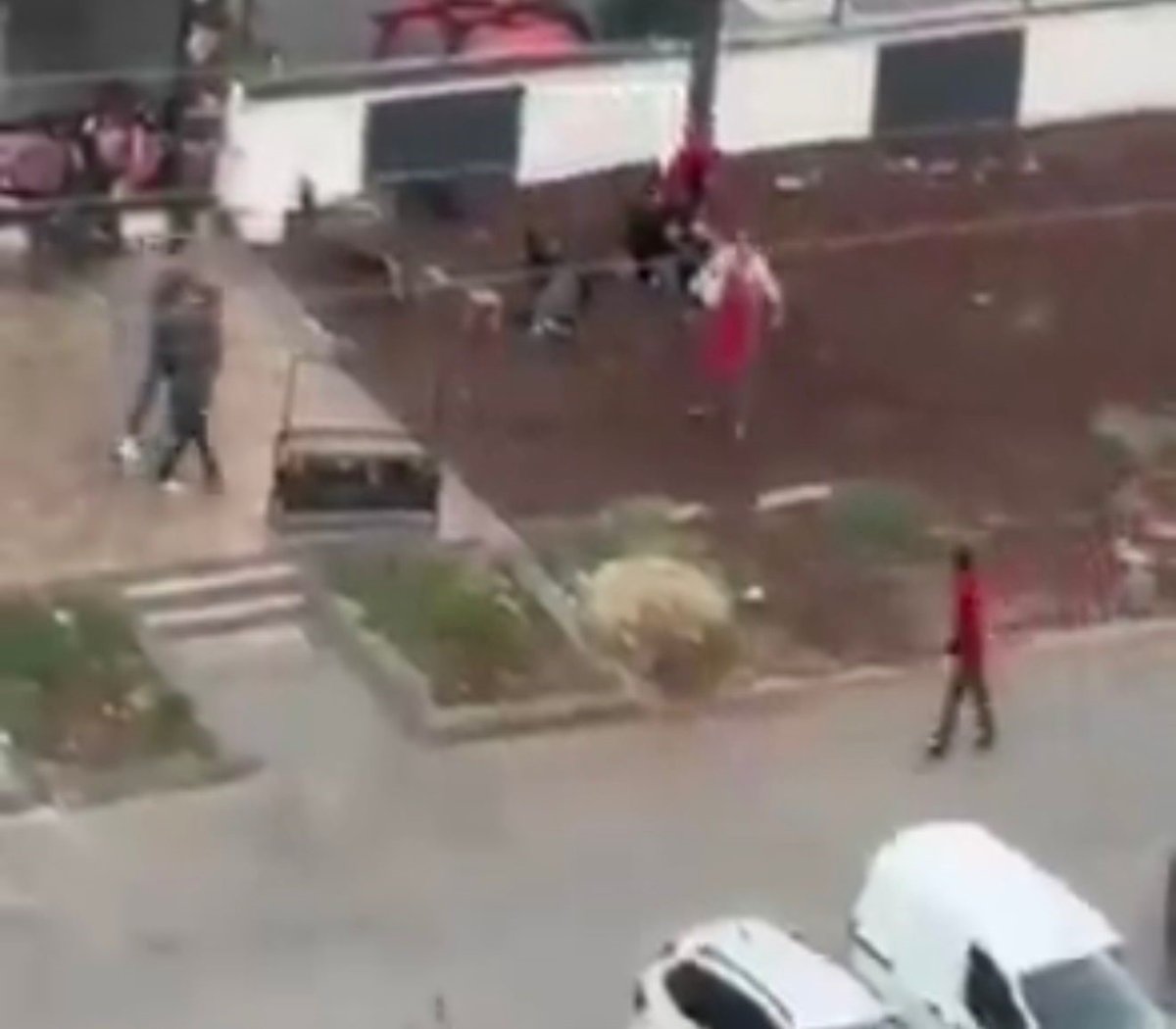 diyarbakirda-2-kisinin-oldugu-silahli-kavga-cep-telefonu-kamerasina-yansidi