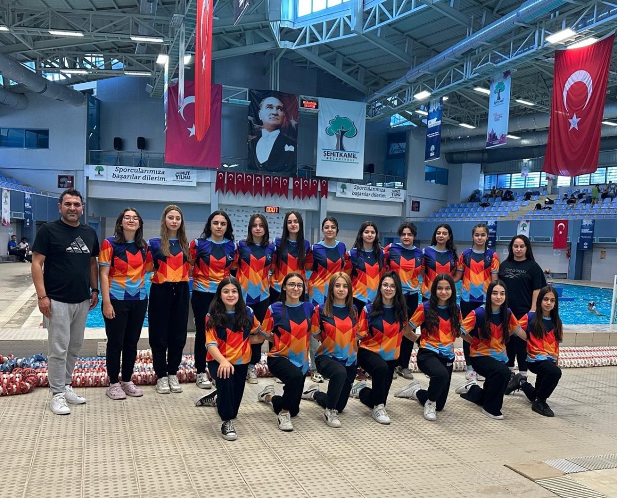 elazigli-sporculardan-su-topunda-buyuk-basari