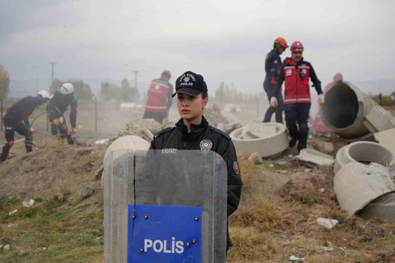 erzincanda-64-buyuklugunde-deprem-tatbikati-gercegini-aratmadi