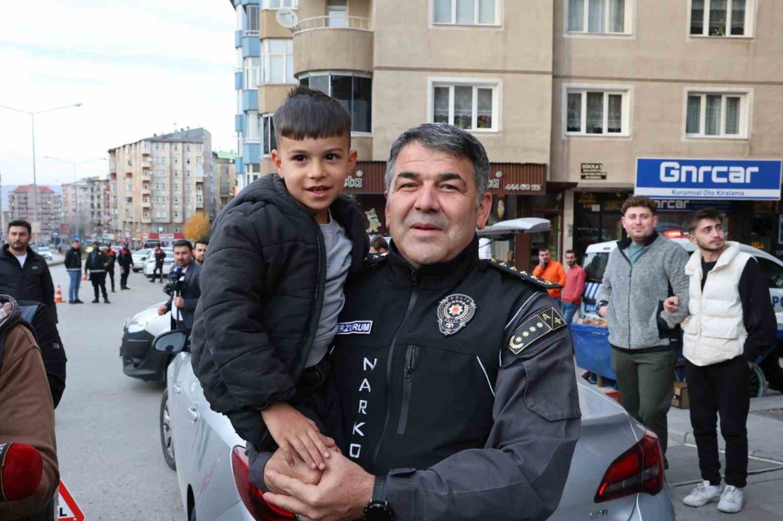 erzurum-il-emniyet-muduru-karaburun-surekli-sokaklarda-olacagiz