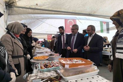 erzurumda-hayir-carsisi-dualarla-acildi