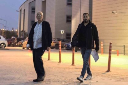 evlendigini-ogrendigi-eski-esini-bicakla-agir-yaraladi