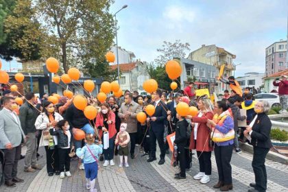 ezinede-losemili-cocuklar-haftasi-yuruyusu