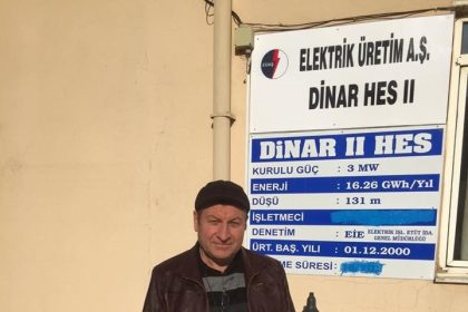 gedizde-kestane-toplarken-agactan-dusen-vatandas-hayatini-kaybetti