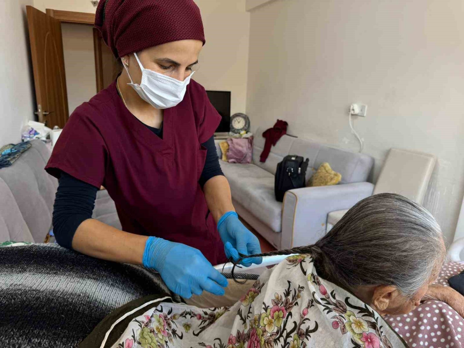 hacilarda-evde-bakim-hizmeti-gonullere-dokunuyor