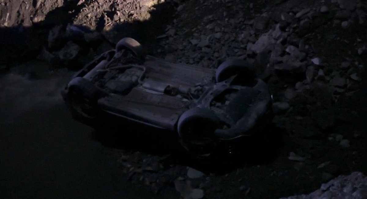 hakkaride-otomobil-dereye-uctu-2-yarali