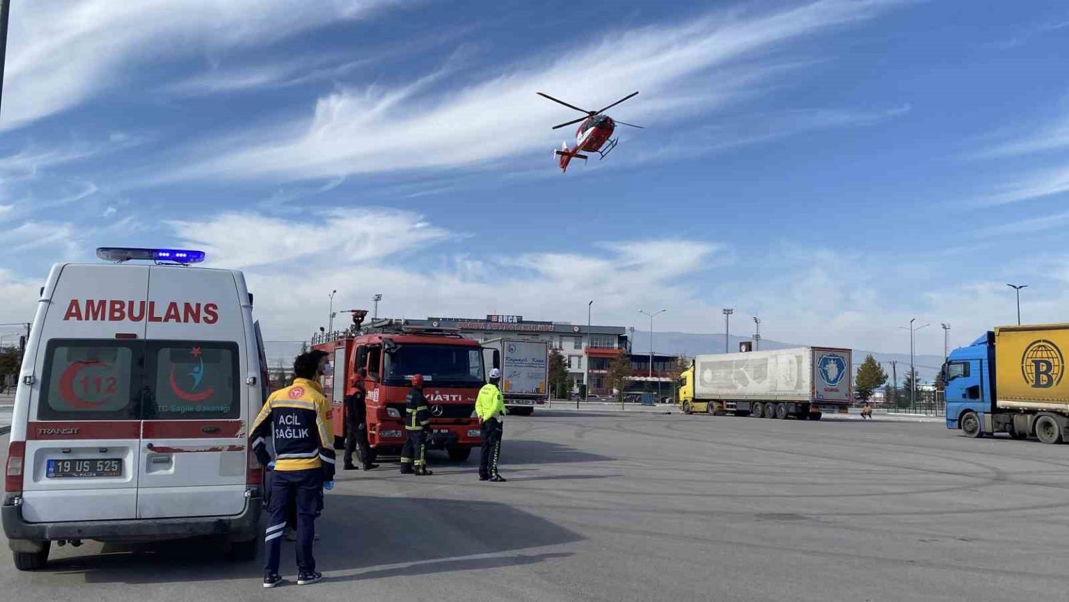 helikopter-ambulans-motosiklet-kazasinda-agir-yaralanan-cocuk-icin-havalandi