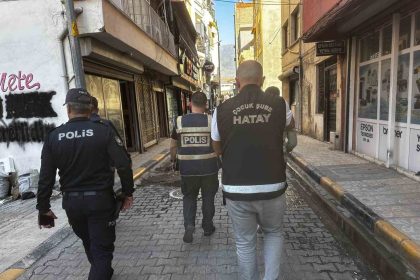 iskenderunda-okul-cevrelerinde-asayis-denetimleri-suruyor