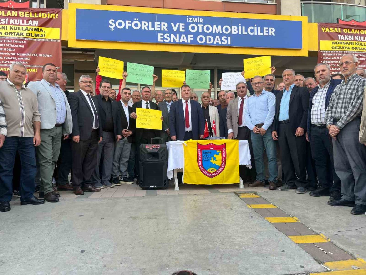 izmir-soforler-ve-otomobilciler-esnaf-odasi-korsan-tasimaciliga-karsi-ses-yukseltti
