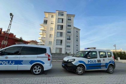 karamanda-5inci-kattan-dusen-ogretmen-hayatini-kaybetti