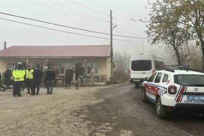 kastamonuda-kayip-anne-ve-oglunu-arama-calismalari-yogun-sis-nedeniyle-sonlandirildi