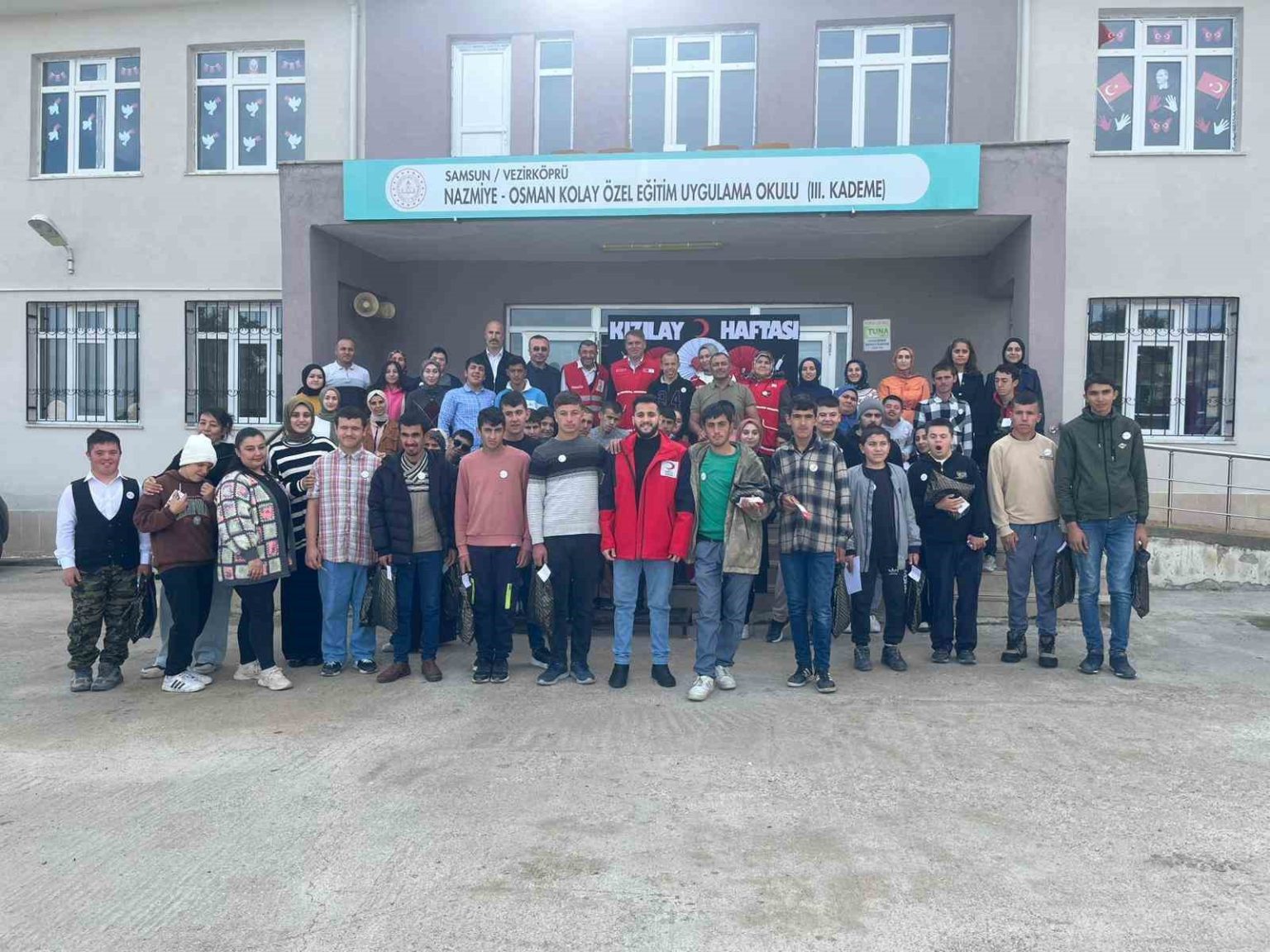 kizilay-haftasinda-ozel-ogrencilere-moral