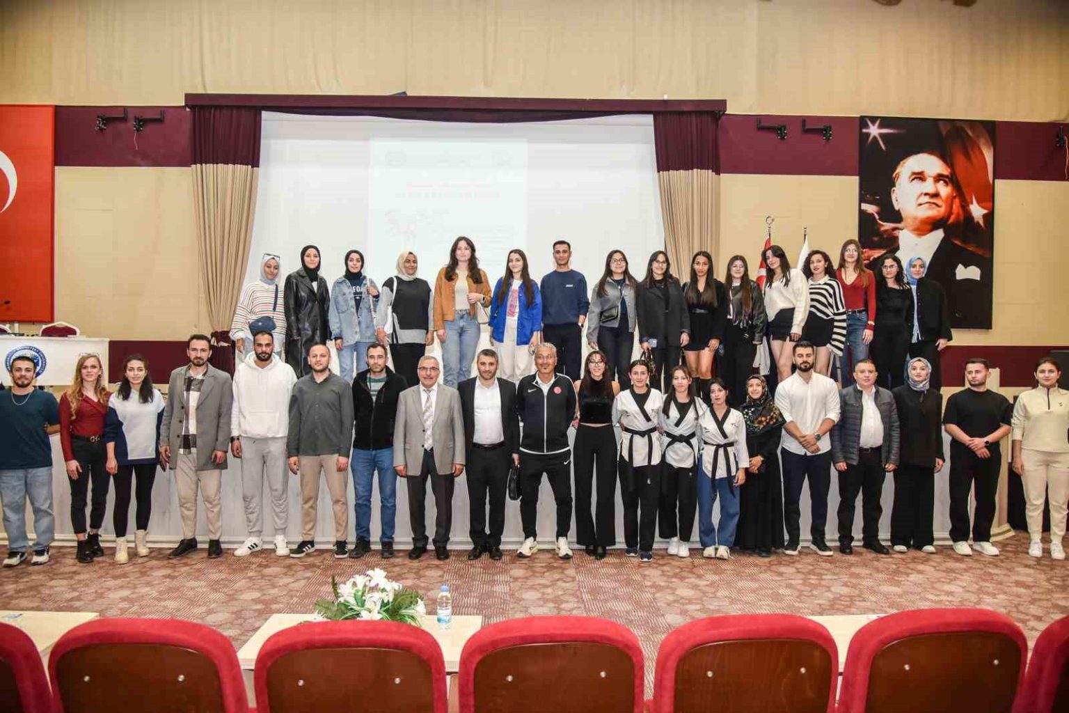 kmude-ogrencilik-hayatinda-spor-ve-tekvando-etkinligi-duzenlendi