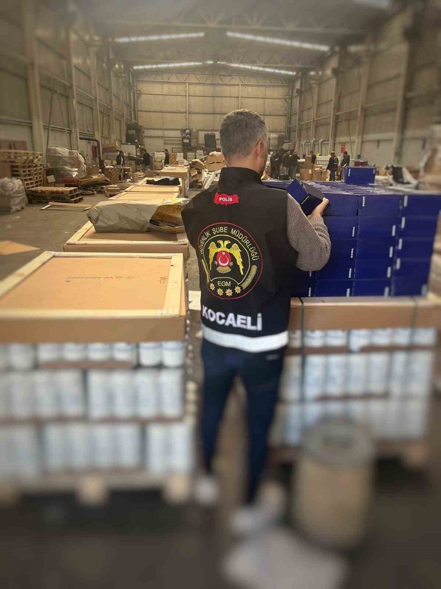kocaelide-15-milyon-liralik-sahte-yedek-parca-ele-gecirildi