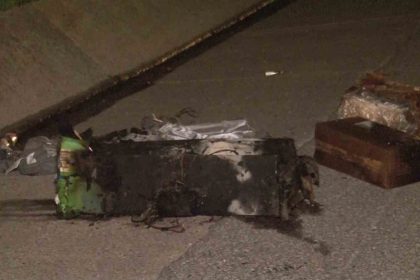 kuzey-marmara-otoyolunda-kamyonun-lastiginde-baslayan-yangin-araca-sirayet-etti