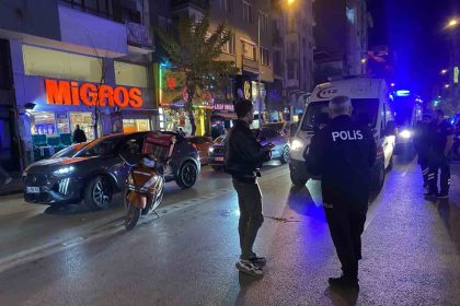 motosiklet-once-yayaya-sonra-otomobile-carpti-2-yarali