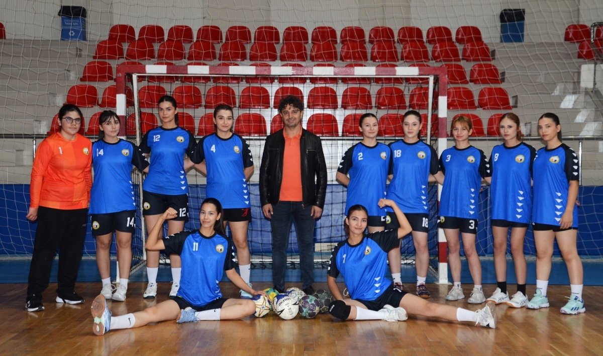 okullar-hentbol-heyecani-basladi