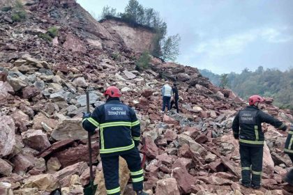 orduda-tas-ocaginda-gocuk-2-kisi-enkaz-altinda-kaldi