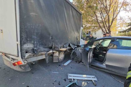 otomobilini-hizini-denerken-perte-cikardi