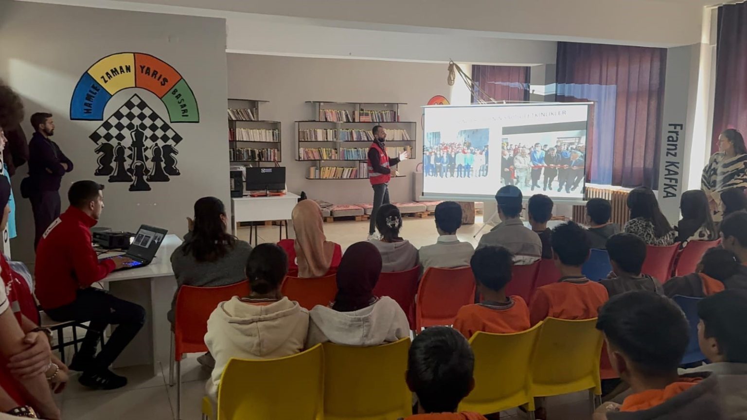 patnosta-ogrenciler-kizilay-haftasinda-bilgilendirildi